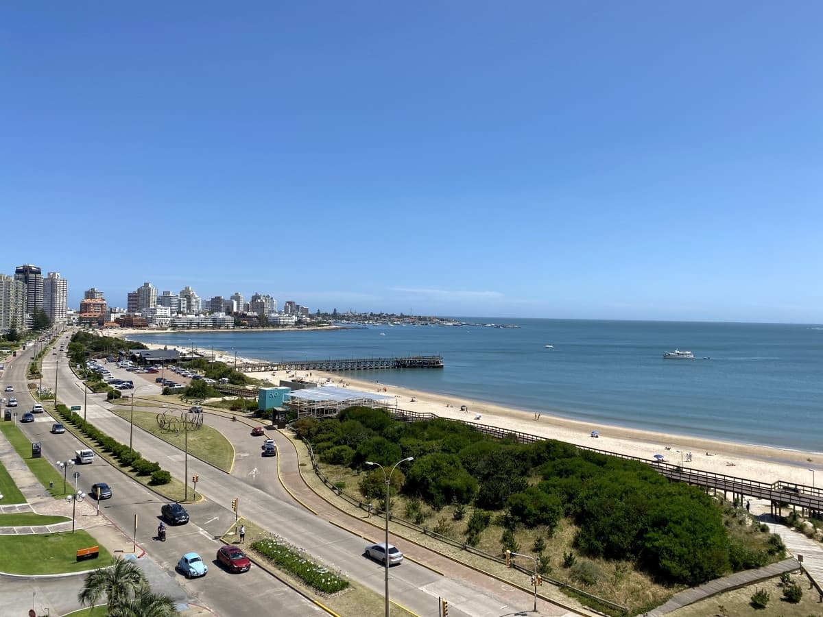 Venta apartamento 3 dormitorios. Playa mansa, Punta del Este
