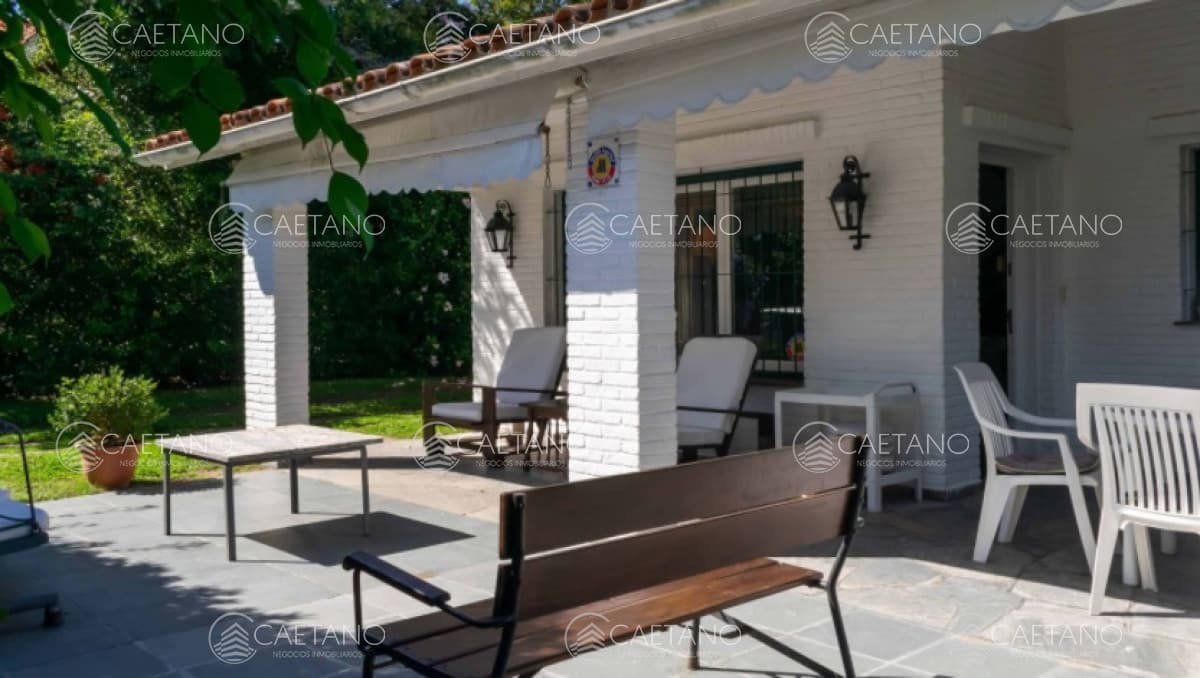 Casa a metros de Playa Mansa !
