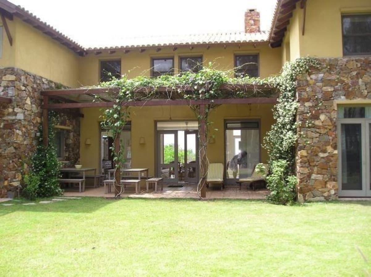 Propiedad con vista al mar en barrio privado