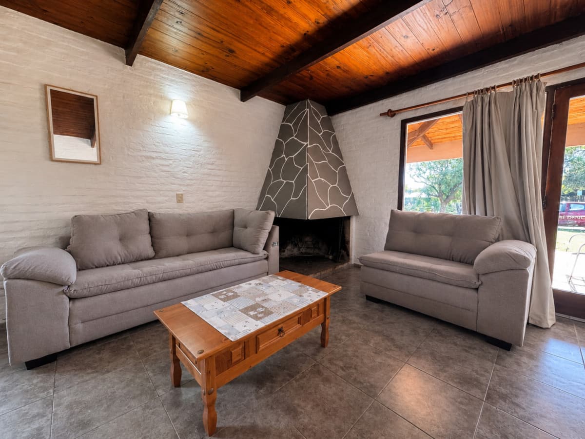 VENTA CASA DE 2 DORMITORIOS EN LA JUANITA