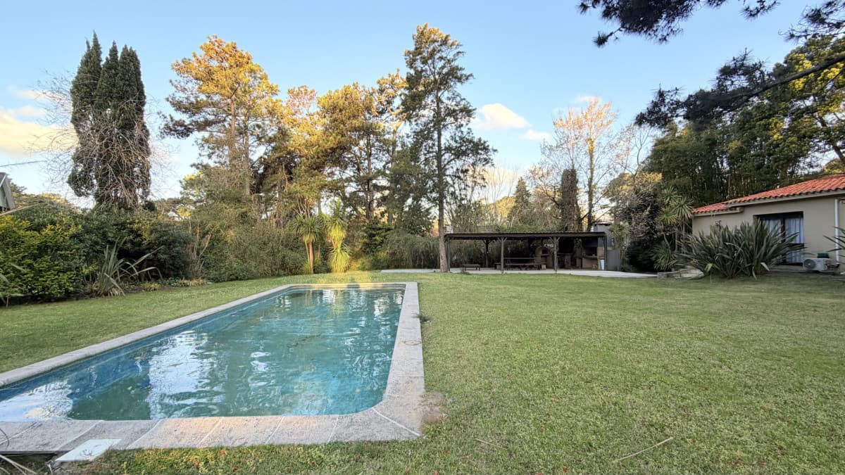 Venta casa 10 dormitorios. Golf Punta del Este