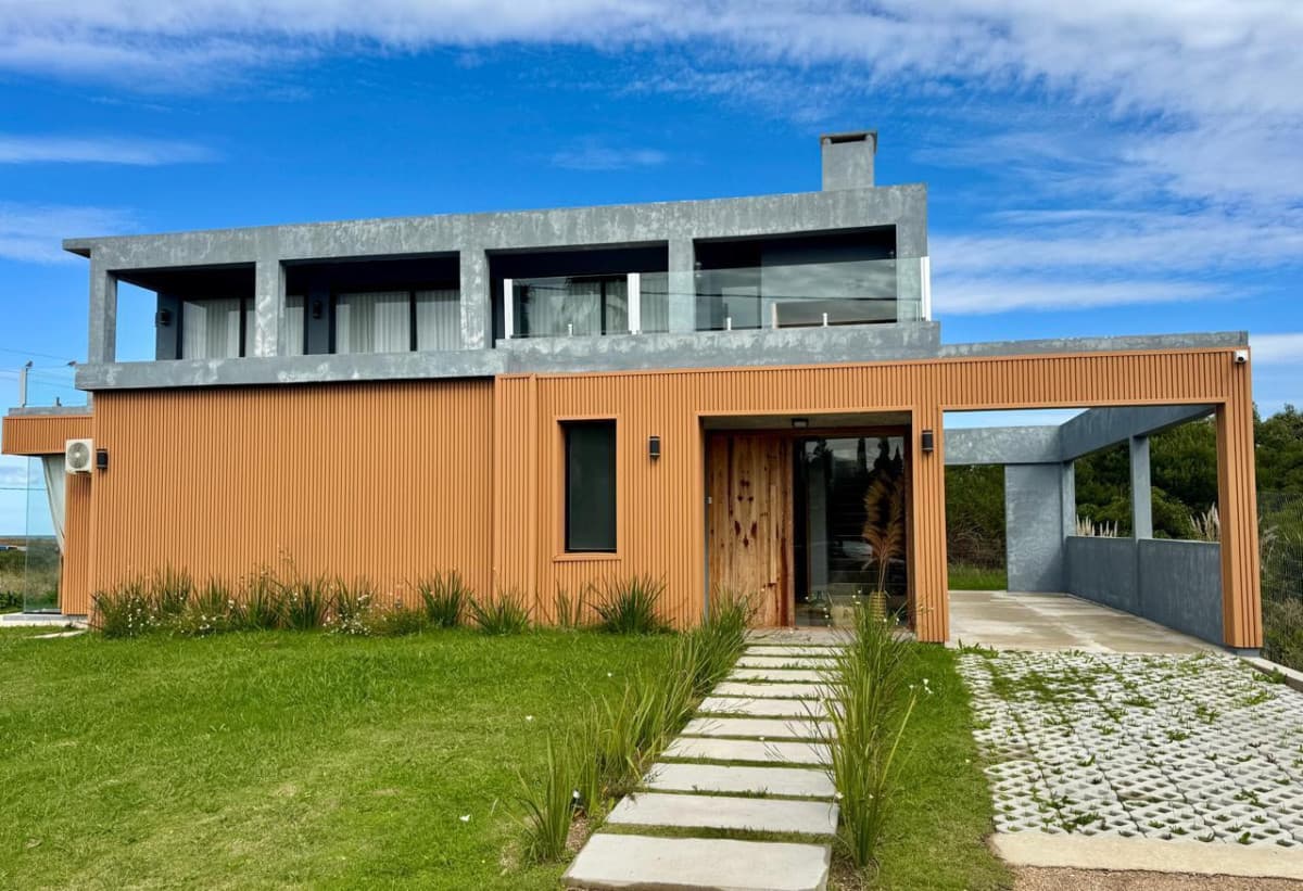 Venta Casa 3 dormitorios Frente al Mar en Santa Monica