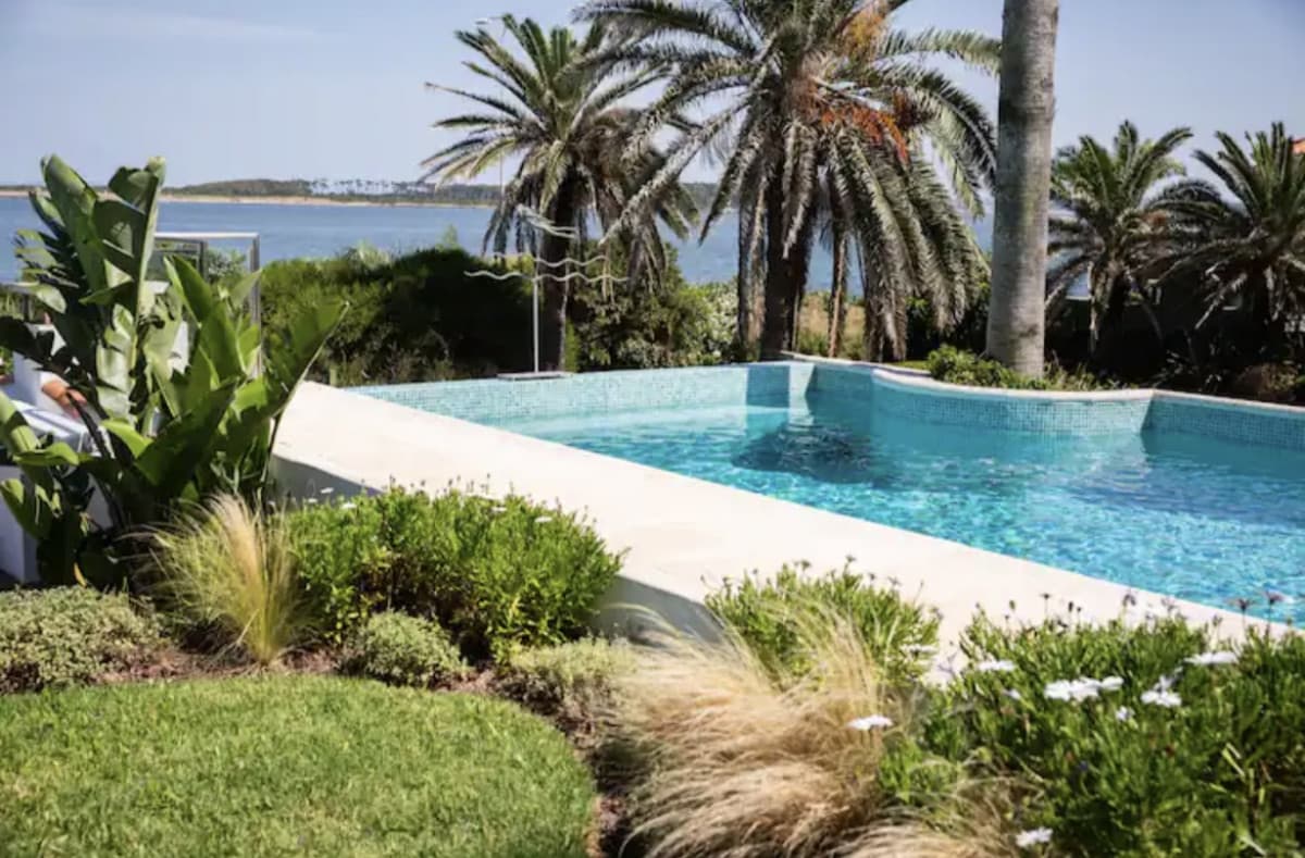 Espectacular casa en Punta del Este, península - 5 dormitorios con ascensor