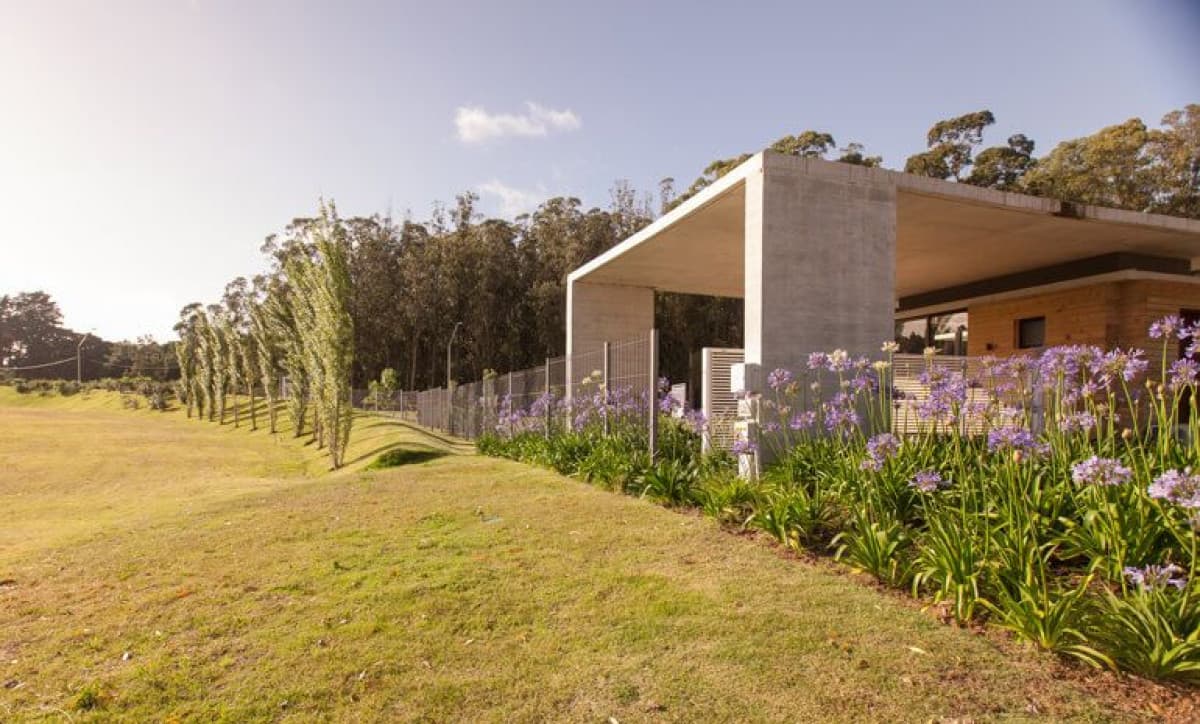 Venta lote apto edificio. Los Caracoles, Punta del Este