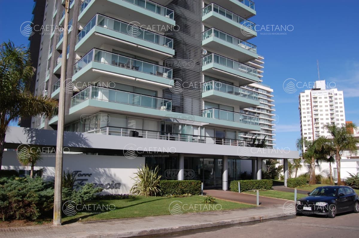 Venta apartamento 2 dormitorios, Playa Mansa - Punta del Este